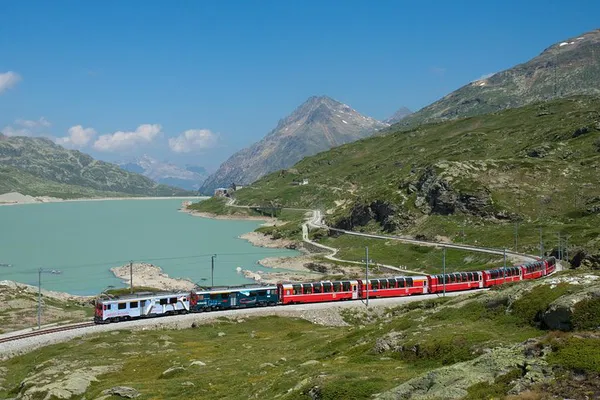 Bernina Red Train Tour: A Panoramic Alpine Adventure from Lake Como