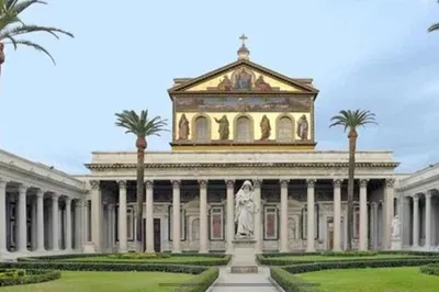 Uncover Rome's Spiritual Heart: Papal Basilica Churches Private Tour
