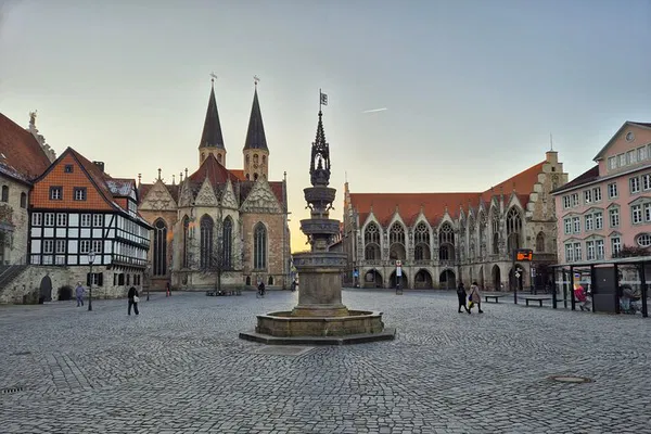 Medieval Brunswick Tour: Patricians, Executioners & Bones