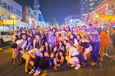 Nashville Bar Crawl: VIP Entry & Bonus Shots!