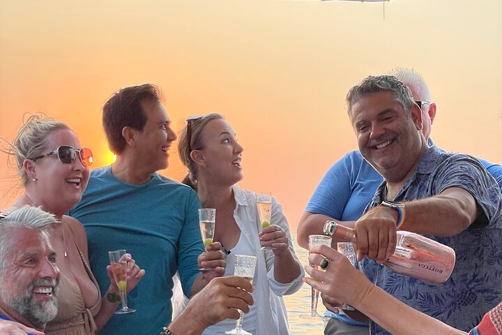 Banderas Bay Bliss: Luxury Sunset Yacht Cruise in Puerto Vallarta