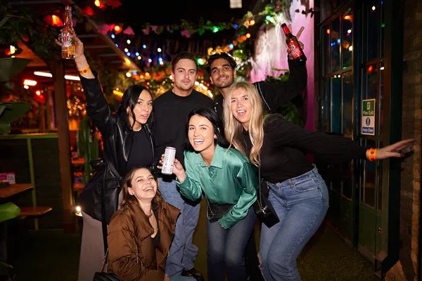 Unleash Camden's Nightlife: An Epic Pub Crawl Adventure