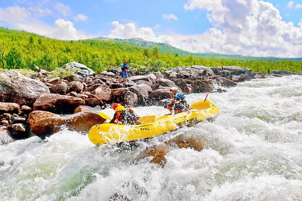 Conquer Norway's Rapids: High Adrenaline Rafting Adventure in Dagali!