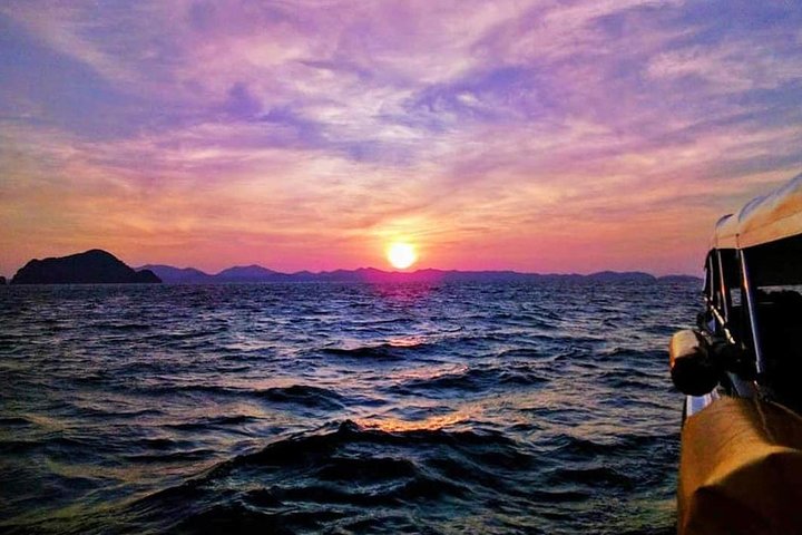 Sunrise to Shores: Exclusive Phi Phi Speedboat Adventure