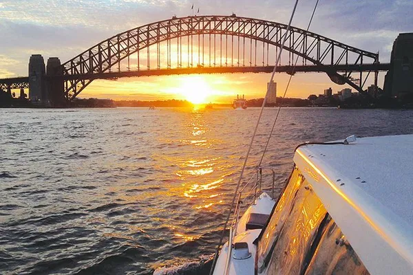 Sunset & Sparkle: Sydney Harbour's Catamaran Cruise at Twilight