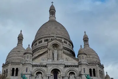 Montmartre & Paris City Tour: Hidden Gems & Stories