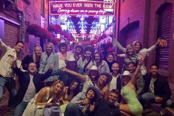 Belfast Pub Crawl: Uncover Hidden Gems & Irish Spirits!