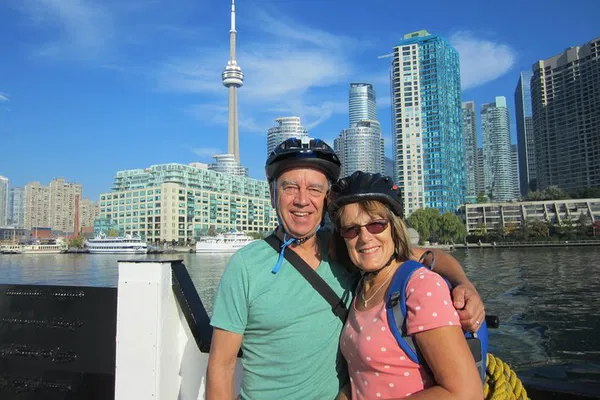 Toronto Islands Bike Tour: Explore the Skyline & Car-Free Paradise