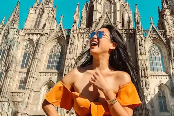 Barcelona Photo Tour: Capture Iconic Moments with a Pro!