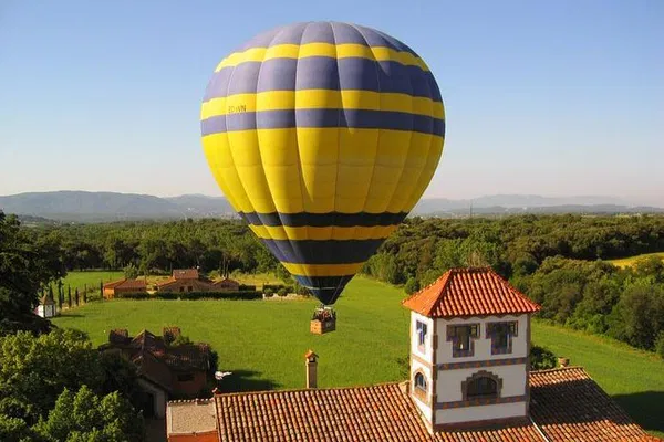 Catalonia Balloon Ride: Barcelona Pick-Up & Champagne!