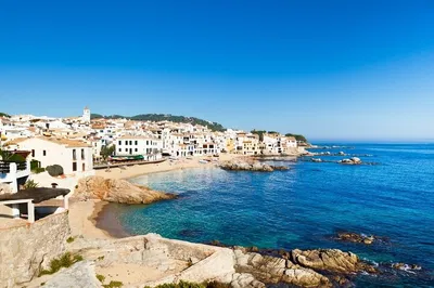 Costa Brava's Luxury Escape: Private Boat, Gourmet Lunch & Azure Waters!