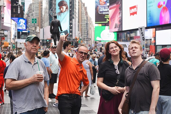 Midtown Manhattan Walking Tour: Times Square & Skyscrapers