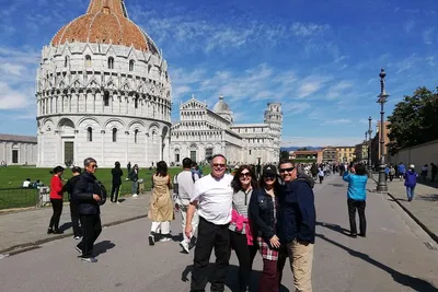 Tuscan Dream: Pisa, Lucca, and Wine from Florence!