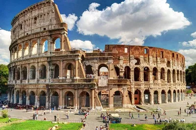 Colosseum Tour: Step into Arena's Gladiator History