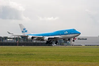 Seamless Amsterdam Airport Transfer: Arrive in Style and Comfort
