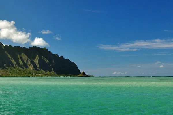 Discover Honolulu's Treasures: An Exclusive Guided Tour of O'ahu's Iconic Landmarks