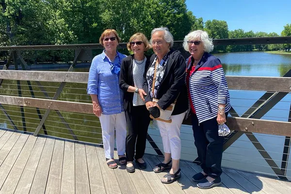 Discover Dallas' Gems: A Combo Tour of Highlights & Botanical Beauty