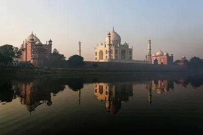 Unforgettable Taj Mahal Sunset: A Whirlwind Agra Day Trip from Delhi