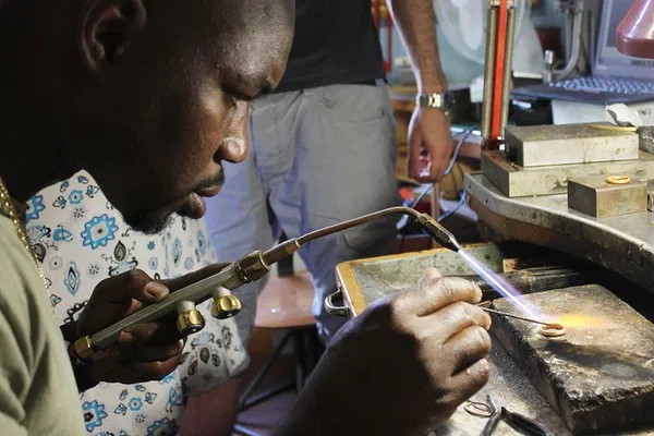 Forge Your Love: Craft Bespoke Wedding Rings in Milan