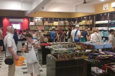 Unveiling Agra's Treasures: A Personalized Shopping & Heritage Tour