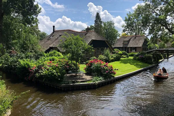 Giethoorn Boat Tour & North Netherlands Exploration