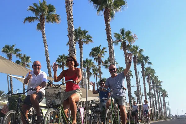 Explore Málaga on Two Wheels: Rent a City Bike for a Full Day Adventure