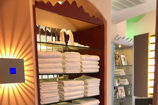 VIP Reflexology & Hot Stone Massage: Las Vegas Bliss Awaits!