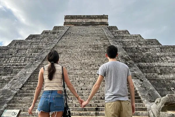 Chichen Itza Private Tour: Cenotes & Valladolid + Lunch
