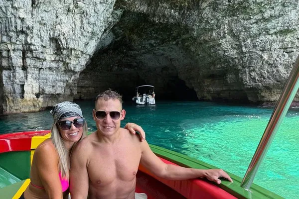 Discover Malta's Hidden Gems: Private Speedboat Tour to Comino's Lagoons & Caves