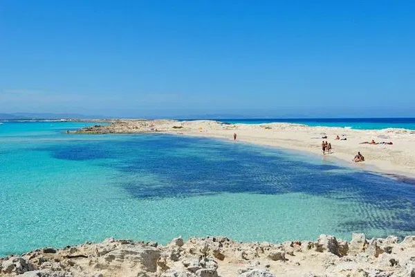 Discover Formentera's Ses Illetes: A Luxurious Catamaran Escape