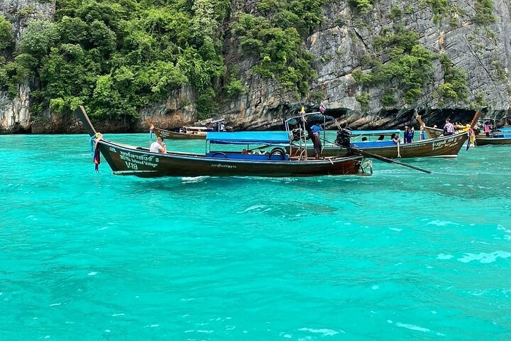 Discover Paradise: Phi Phi Island Speedboat Tour from Krabi