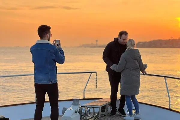 Istanbul Bosphorus Sunset Cruise: Luxury Yacht & Wine