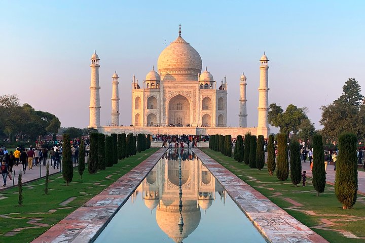 Stress-Free Agra-Delhi Transfer: Private, Comfortable, and Reliable