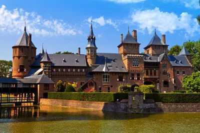 Amsterdam: Private Castle Tour to Muiderslot & De Haar