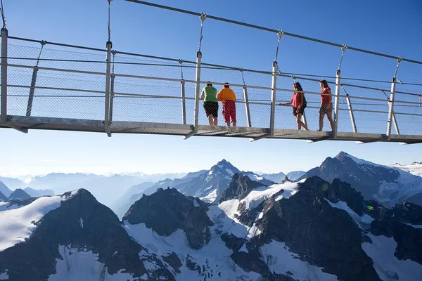 Ascend to Alpine Heights: Titlis Glacier Paradise Tour from Zurich with Lucerne