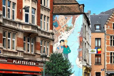 Brussels' Comic Strip Secrets: An Immersive Walking Tour