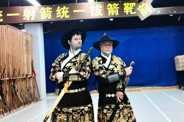 Shanghai Archery: Be a Royal Guard for a Day!