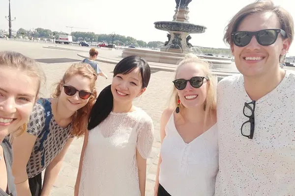 Bordeaux Unveiled: Private Walking Tour & Wine Tasting