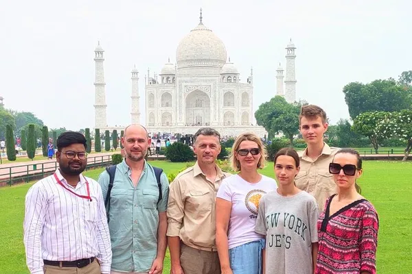 Taj Mahal Day Trip from Delhi by Train