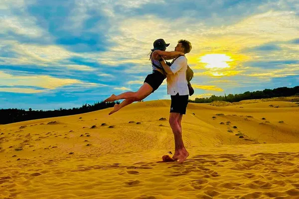 Sunset Jeep Adventure: Da Lat to Mui Ne's Hidden Gems