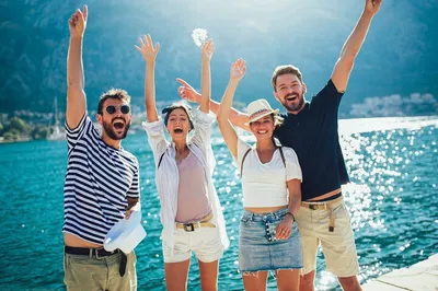 Discover Amalfi & Positano: Exclusive Coastal Cruise with Snorkeling & Refreshments