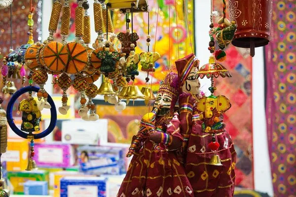 Discover Jaipur's Treasures: A Personalized Pink City Shopping Expedition