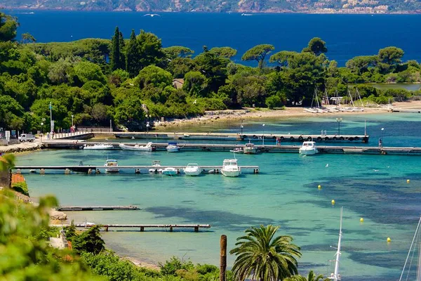 Cannes: Private Boat Tour to Lerins Islands