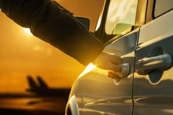 Effortless Rome Arrival: Private Fiumicino Airport Transfer