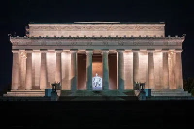 Monumental DC: Moonlight Private Tour Through History