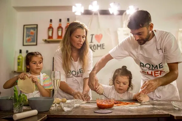 Rome: Family Pizza & Tiramisu Making Class Near Colosseum
