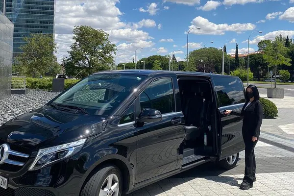 Stress-Free Madrid Arrival: Airport to City Center Shuttle