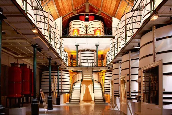 Cognac Private Tour from Bordeaux: Taste & History