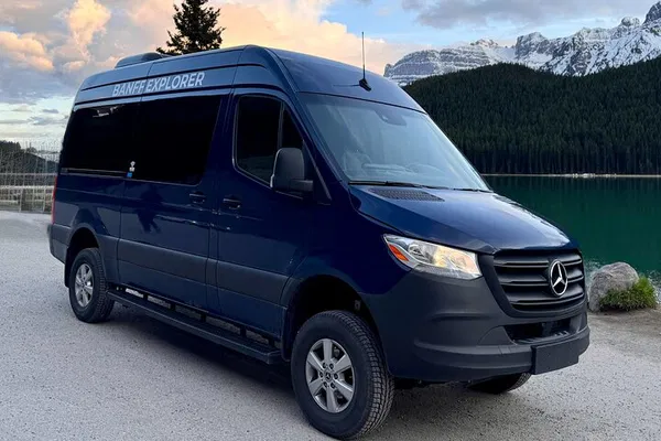 Stress-Free Calgary Airport (YYC) to Banff Private Transfer: Arrive in Style!
