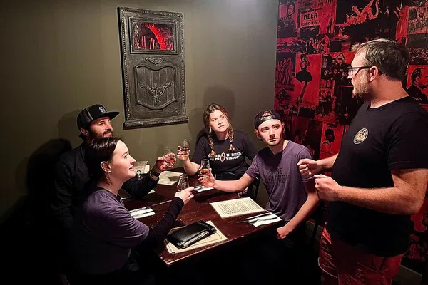 Annapolis Historical Pub Crawl: Tipsy History Tour